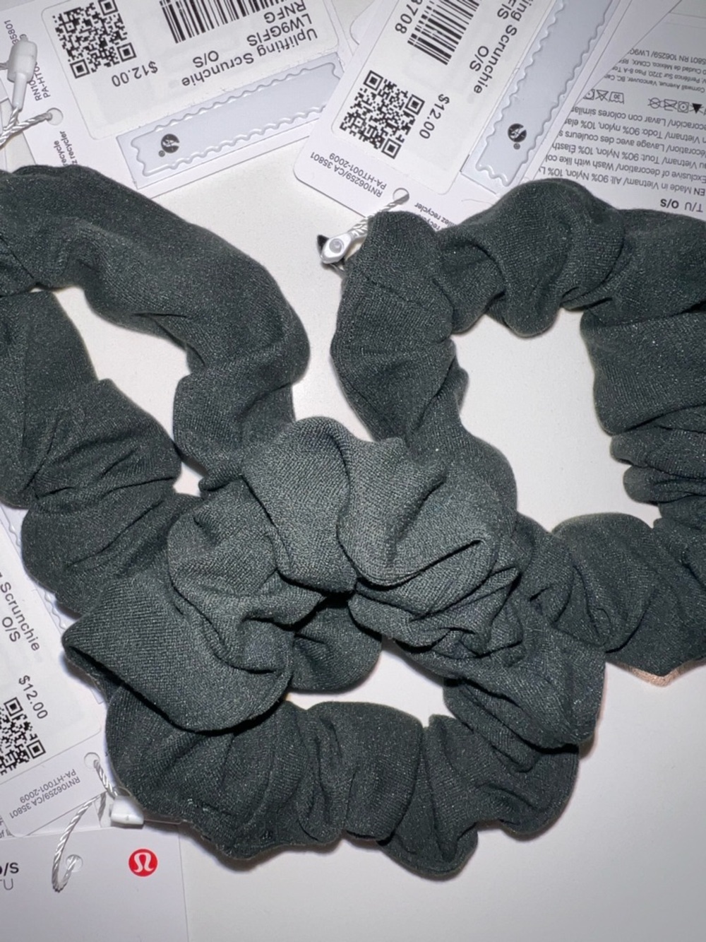 NWT Lululemon Uplifting Scrunchies Black Hair Ties Athletic Uplifting Set of 3 - Picture 2 of 5